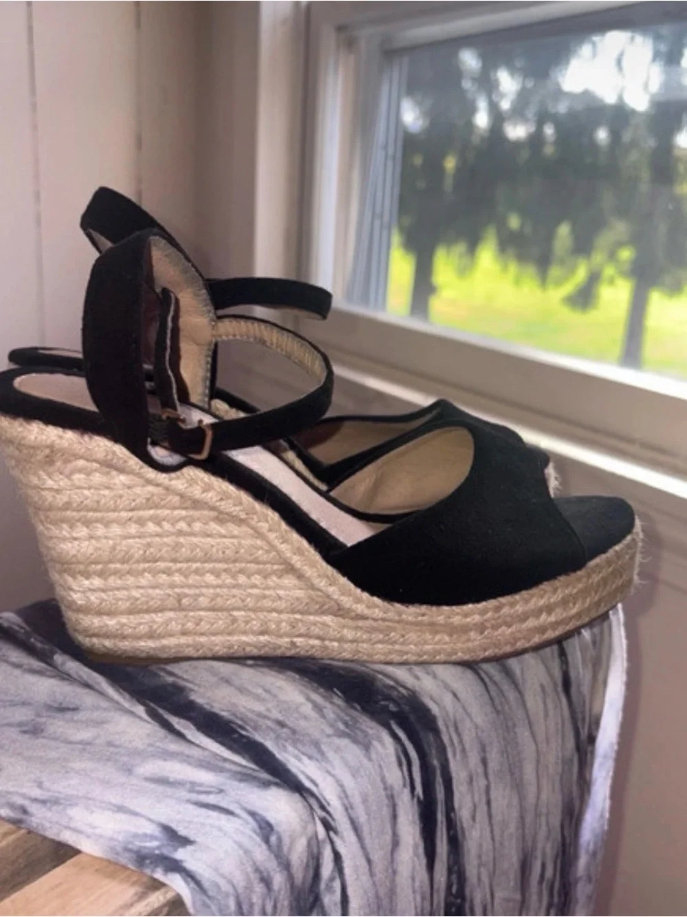 unknown classic black